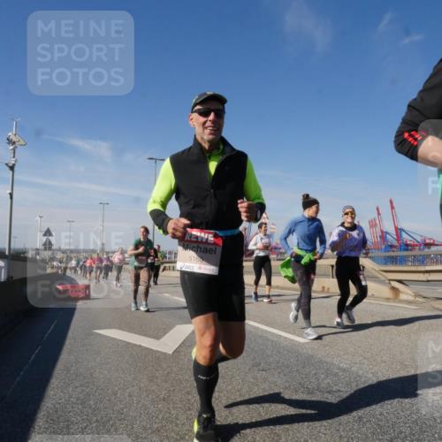 03.10.2025 - Köhlbrandbrückenlauf Matties Gatica Varas http://msf.ph/oto/8998810 03.10.2025 12:51:18 Position 2 5160 meine-sportfotos.de