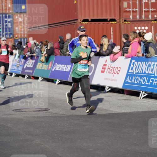 03.10.2025 - Köhlbrandbrückenlauf Michael Burmester http://msf.ph/oto/8998820 03.10.2025 10:03:24 Ziel 1274, 1326, 1808, 1864, 2944, 3066, 3344, 3404, 3498, 3731 meine-sportfotos.de