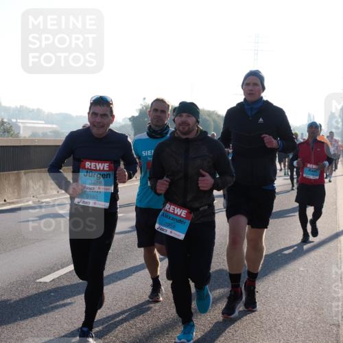 03.10.2025 - Köhlbrandbrückenlauf Fabian Wolf http://msf.ph/oto/8998831 03.10.2025 09:16:13 Position 3 1218, 3160, 2959 meine-sportfotos.de