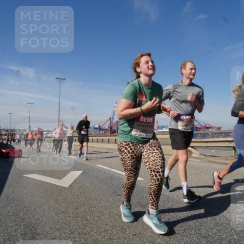 03.10.2025 - Köhlbrandbrückenlauf Matties Gatica Varas http://msf.ph/oto/8998834 03.10.2025 12:51:21 Position 2 4291 meine-sportfotos.de