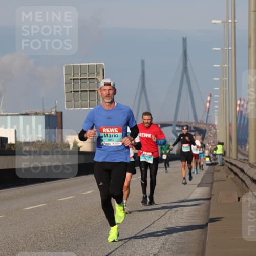 03.10.2025 - Köhlbrandbrückenlauf Luisa Fischer http://msf.ph/oto/8998836 03.10.2025 10:40:14 Position 3 1057 meine-sportfotos.de