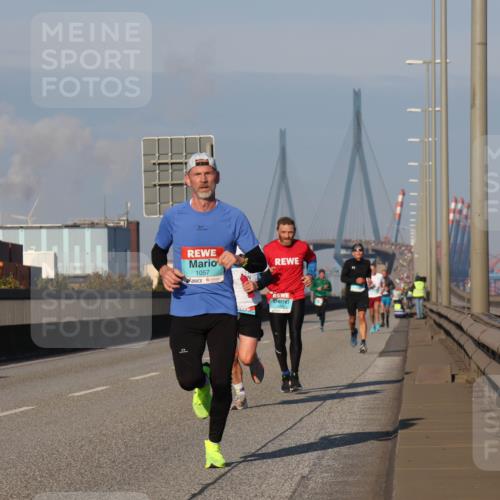 03.10.2025 - Köhlbrandbrückenlauf Luisa Fischer http://msf.ph/oto/8998837 03.10.2025 10:40:14 Position 3 1057 meine-sportfotos.de