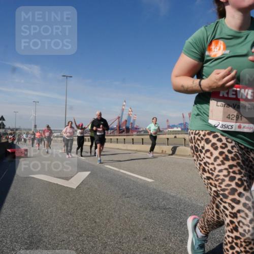03.10.2025 - Köhlbrandbrückenlauf Matties Gatica Varas http://msf.ph/oto/8998838 03.10.2025 12:51:22 Position 2 4291 meine-sportfotos.de