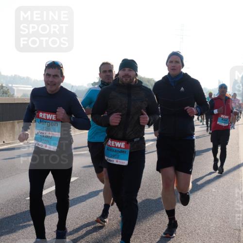 03.10.2025 - Köhlbrandbrückenlauf Fabian Wolf http://msf.ph/oto/8998839 03.10.2025 09:16:13 Position 3 1218, 3160, 2959 meine-sportfotos.de