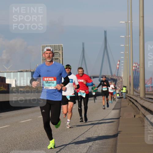 03.10.2025 - Köhlbrandbrückenlauf Luisa Fischer http://msf.ph/oto/8998841 03.10.2025 10:40:15 Position 3 1057 meine-sportfotos.de
