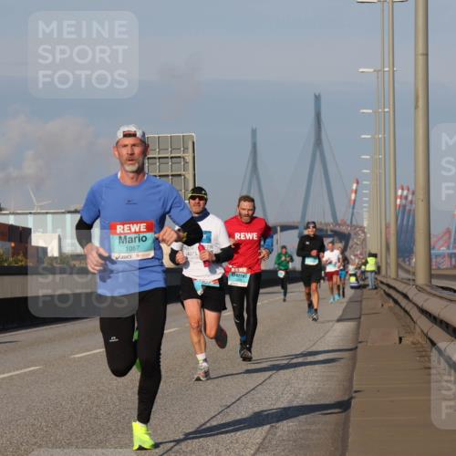 03.10.2025 - Köhlbrandbrückenlauf Luisa Fischer http://msf.ph/oto/8998843 03.10.2025 10:40:15 Position 3 1057, 340 meine-sportfotos.de