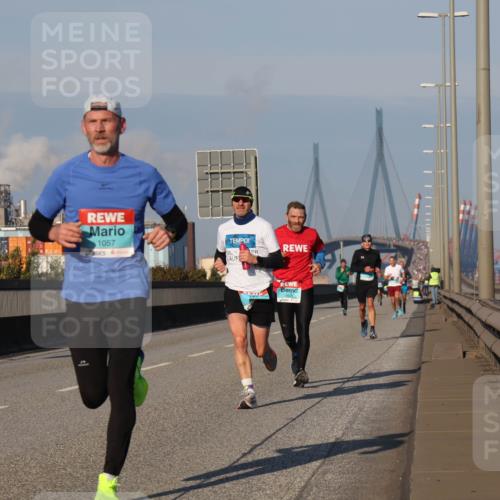 03.10.2025 - Köhlbrandbrückenlauf Luisa Fischer http://msf.ph/oto/8998848 03.10.2025 10:40:16 Position 3 1057 meine-sportfotos.de