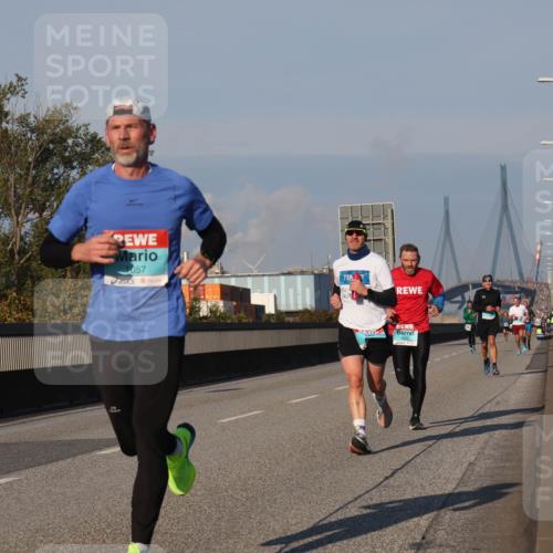 03.10.2025 - Köhlbrandbrückenlauf Luisa Fischer http://msf.ph/oto/8998853 03.10.2025 10:40:16 Position 3 1057 meine-sportfotos.de