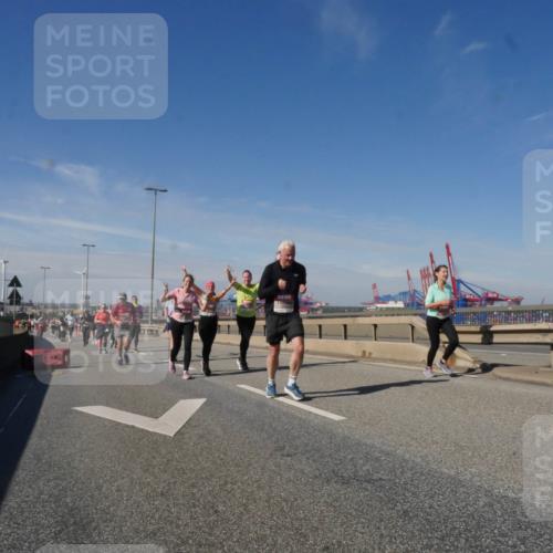 03.10.2025 - Köhlbrandbrückenlauf Matties Gatica Varas http://msf.ph/oto/8998855 03.10.2025 12:51:23 Position 2  meine-sportfotos.de