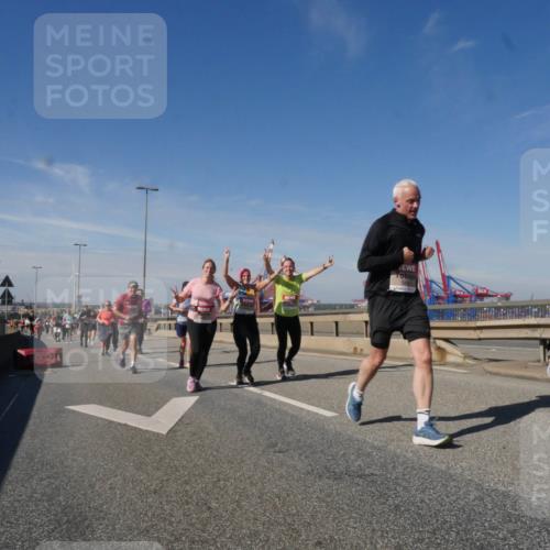 03.10.2025 - Köhlbrandbrückenlauf Matties Gatica Varas http://msf.ph/oto/8998867 03.10.2025 12:51:24 Position 2  meine-sportfotos.de