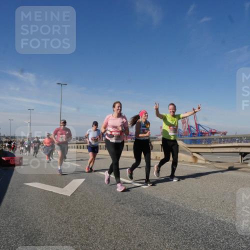03.10.2025 - Köhlbrandbrückenlauf Matties Gatica Varas http://msf.ph/oto/8998872 03.10.2025 12:51:25 Position 2  meine-sportfotos.de