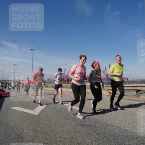 03.10.2025 - Köhlbrandbrückenlauf Matties Gatica Varas http://msf.ph/oto/8998878 03.10.2025 12:51:25 Position 2  meine-sportfotos.de