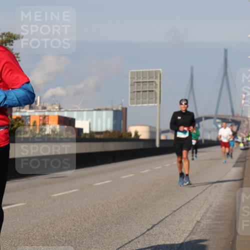 03.10.2025 - Köhlbrandbrückenlauf Luisa Fischer http://msf.ph/oto/8998886 03.10.2025 10:40:20 Position 3 3401 meine-sportfotos.de