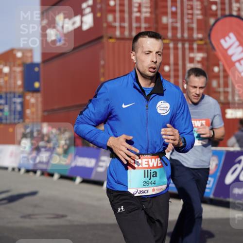 03.10.2025 - Köhlbrandbrückenlauf Michael Burmester http://msf.ph/oto/8998892 03.10.2025 10:03:28 Ziel 1326, 1808, 1864, 2944, 3066, 3245, 3251, 3344, 3404, 3498, 3731 meine-sportfotos.de