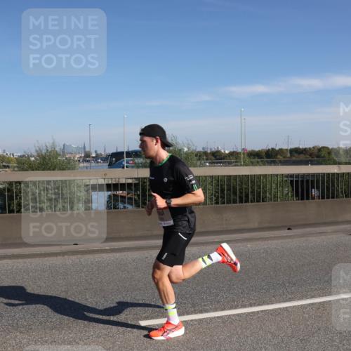 03.10.2025 - Köhlbrandbrückenlauf Julia Fischer http://msf.ph/oto/8998893 03.10.2025 12:09:10 Position 3  meine-sportfotos.de
