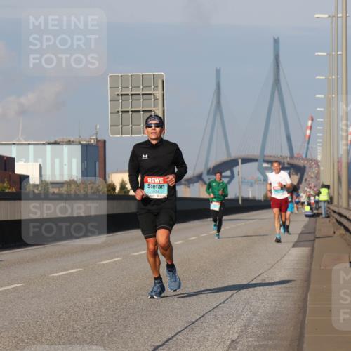 03.10.2025 - Köhlbrandbrückenlauf Luisa Fischer http://msf.ph/oto/8998895 03.10.2025 10:40:21 Position 3 1, 1034 meine-sportfotos.de