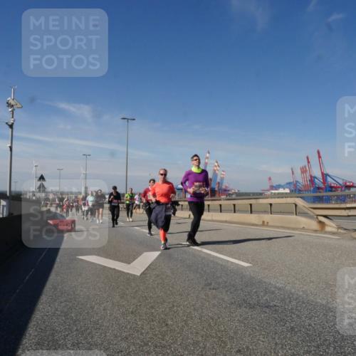 03.10.2025 - Köhlbrandbrückenlauf Matties Gatica Varas http://msf.ph/oto/8998903 03.10.2025 12:51:27 Position 2  meine-sportfotos.de
