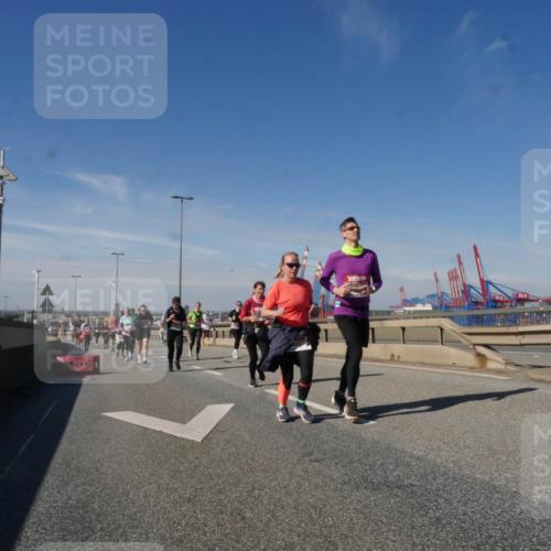 03.10.2025 - Köhlbrandbrückenlauf Matties Gatica Varas http://msf.ph/oto/8998912 03.10.2025 12:51:28 Position 2 18 meine-sportfotos.de
