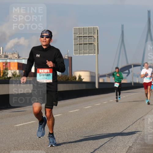 03.10.2025 - Köhlbrandbrückenlauf Luisa Fischer http://msf.ph/oto/8998914 03.10.2025 10:40:23 Position 3 1, 1034 meine-sportfotos.de