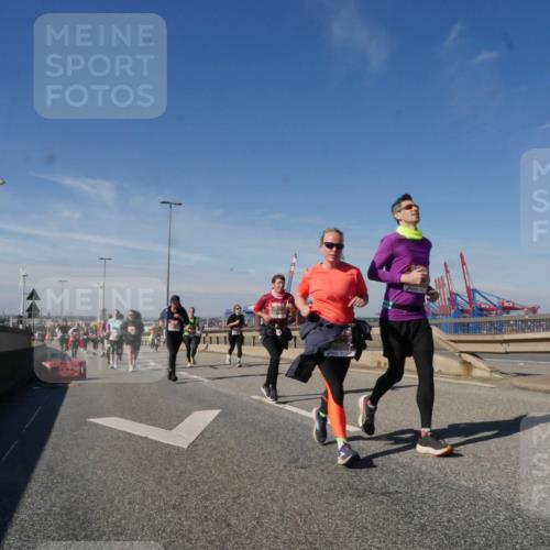 03.10.2025 - Köhlbrandbrückenlauf Matties Gatica Varas http://msf.ph/oto/8998919 03.10.2025 12:51:29 Position 2  meine-sportfotos.de