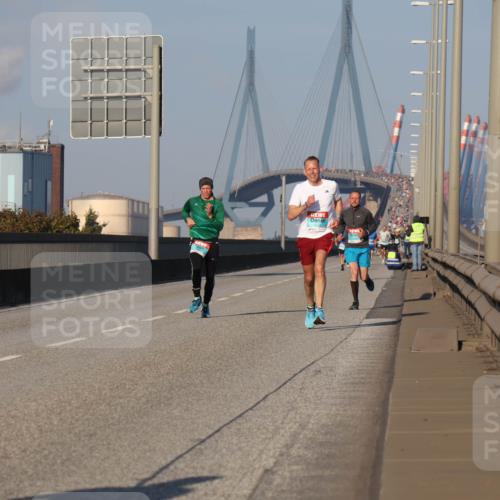 03.10.2025 - Köhlbrandbrückenlauf Luisa Fischer http://msf.ph/oto/8998928 03.10.2025 10:40:24 Position 3  meine-sportfotos.de