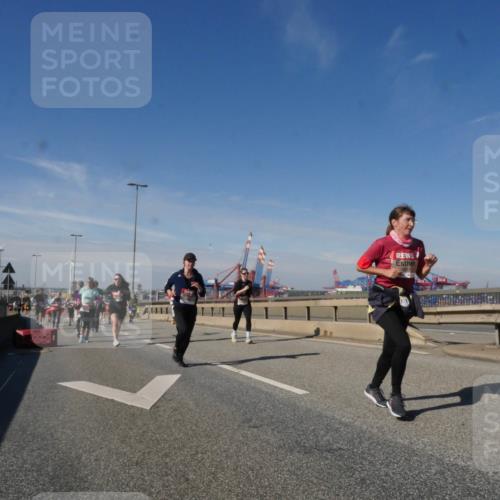 03.10.2025 - Köhlbrandbrückenlauf Matties Gatica Varas http://msf.ph/oto/8998929 03.10.2025 12:51:30 Position 2  meine-sportfotos.de