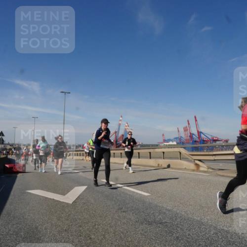03.10.2025 - Köhlbrandbrückenlauf Matties Gatica Varas http://msf.ph/oto/8998934 03.10.2025 12:51:31 Position 2  meine-sportfotos.de