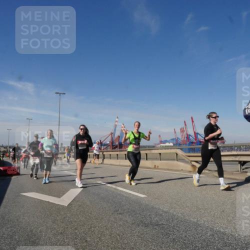 03.10.2025 - Köhlbrandbrückenlauf Matties Gatica Varas http://msf.ph/oto/8998944 03.10.2025 12:51:33 Position 2  meine-sportfotos.de