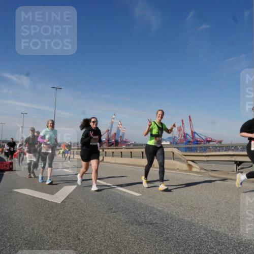 03.10.2025 - Köhlbrandbrückenlauf Matties Gatica Varas http://msf.ph/oto/8998947 03.10.2025 12:51:33 Position 2  meine-sportfotos.de