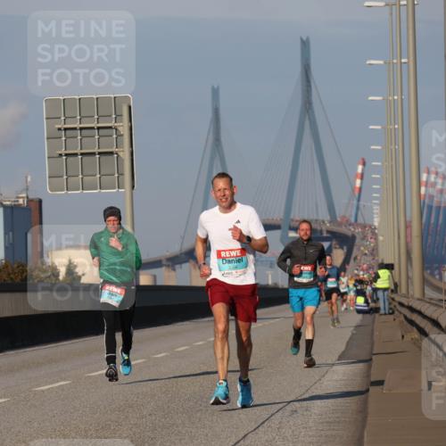 03.10.2025 - Köhlbrandbrückenlauf Luisa Fischer http://msf.ph/oto/8998964 03.10.2025 10:40:27 Position 3 3086 meine-sportfotos.de