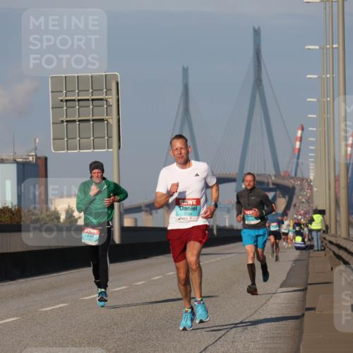 03.10.2025 - Köhlbrandbrückenlauf Luisa Fischer http://msf.ph/oto/8998967 03.10.2025 10:40:27 Position 3 3086 meine-sportfotos.de