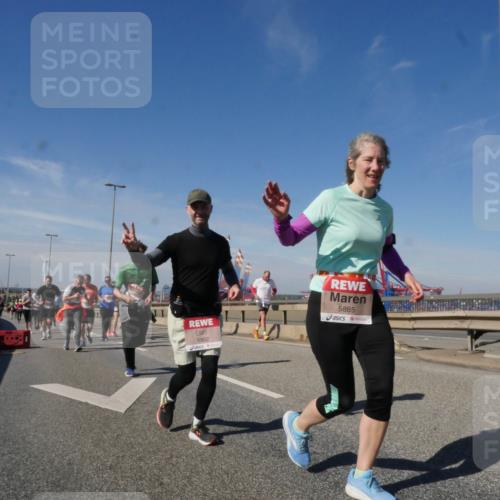 03.10.2025 - Köhlbrandbrückenlauf Matties Gatica Varas http://msf.ph/oto/8998969 03.10.2025 12:51:35 Position 2 6802, 5885 meine-sportfotos.de
