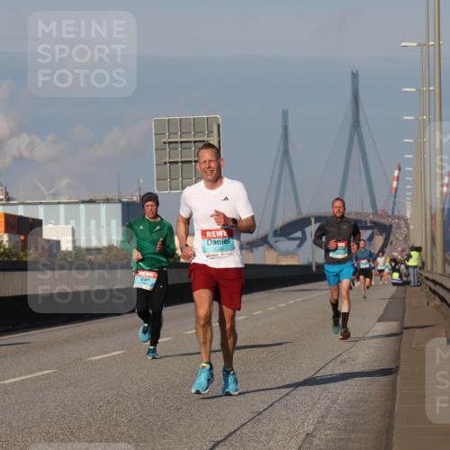 03.10.2025 - Köhlbrandbrückenlauf Luisa Fischer http://msf.ph/oto/8998981 03.10.2025 10:40:29 Position 3 3086 meine-sportfotos.de
