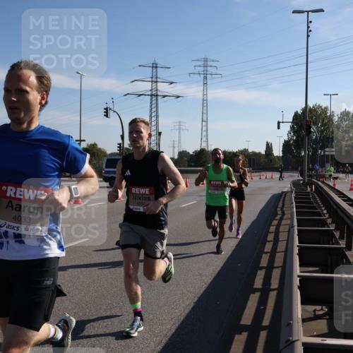 03.10.2025 - Köhlbrandbrückenlauf Julia Fischer http://msf.ph/oto/8998986 03.10.2025 12:09:47 Position 3 4033, 4004 meine-sportfotos.de