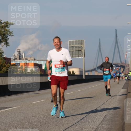 03.10.2025 - Köhlbrandbrückenlauf Luisa Fischer http://msf.ph/oto/8998992 03.10.2025 10:40:30 Position 3 3086 meine-sportfotos.de