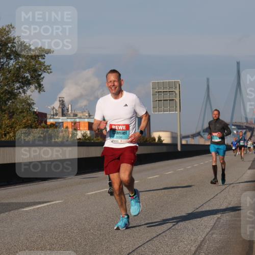 03.10.2025 - Köhlbrandbrückenlauf Luisa Fischer http://msf.ph/oto/8998995 03.10.2025 10:40:31 Position 3 3086 meine-sportfotos.de