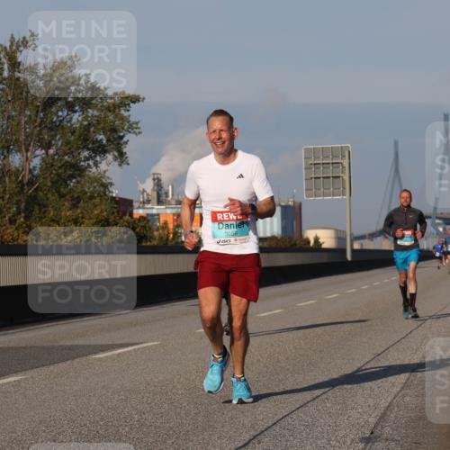 03.10.2025 - Köhlbrandbrückenlauf Luisa Fischer http://msf.ph/oto/8999000 03.10.2025 10:40:31 Position 3 3086 meine-sportfotos.de