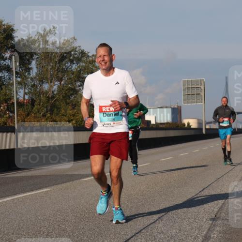 03.10.2025 - Köhlbrandbrückenlauf Luisa Fischer http://msf.ph/oto/8999006 03.10.2025 10:40:32 Position 3 3086 meine-sportfotos.de