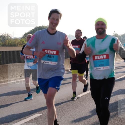 03.10.2025 - Köhlbrandbrückenlauf Fabian Wolf http://msf.ph/oto/8999010 03.10.2025 09:16:21 Position 3 1351, 2857, 3806 meine-sportfotos.de