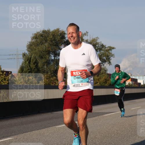 03.10.2025 - Köhlbrandbrückenlauf Luisa Fischer http://msf.ph/oto/8999016 03.10.2025 10:40:32 Position 3 3086 meine-sportfotos.de