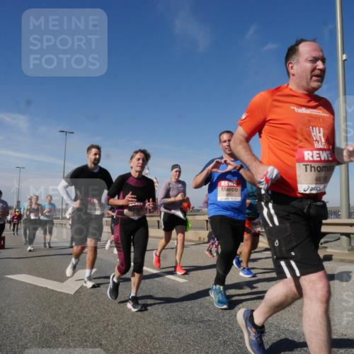 03.10.2025 - Köhlbrandbrückenlauf Matties Gatica Varas http://msf.ph/oto/8999018 03.10.2025 12:51:40 Position 2 4442, 4616 meine-sportfotos.de