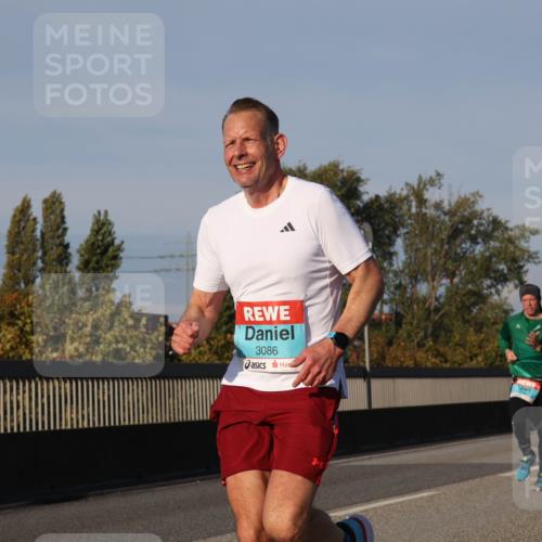 03.10.2025 - Köhlbrandbrückenlauf Luisa Fischer http://msf.ph/oto/8999019 03.10.2025 10:40:33 Position 3 3086 meine-sportfotos.de