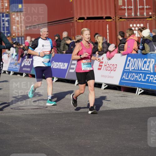 03.10.2025 - Köhlbrandbrückenlauf Michael Burmester http://msf.ph/oto/8999021 03.10.2025 10:03:35 Ziel 1326, 1351, 1353, 2767, 3073, 3235, 3245, 3251, 3344, 3659, 3708, 3710, 3804, 3825 meine-sportfotos.de