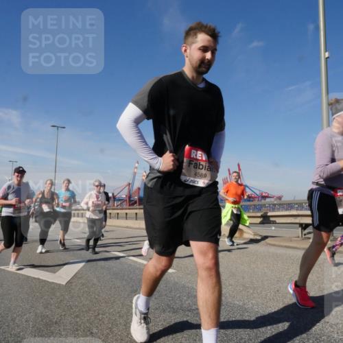 03.10.2025 - Köhlbrandbrückenlauf Matties Gatica Varas http://msf.ph/oto/8999030 03.10.2025 12:51:42 Position 2 4589, 5925 meine-sportfotos.de