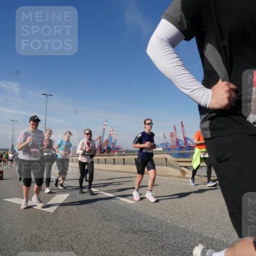 03.10.2025 - Köhlbrandbrückenlauf Matties Gatica Varas http://msf.ph/oto/8999037 03.10.2025 12:51:42 Position 2 4589 meine-sportfotos.de
