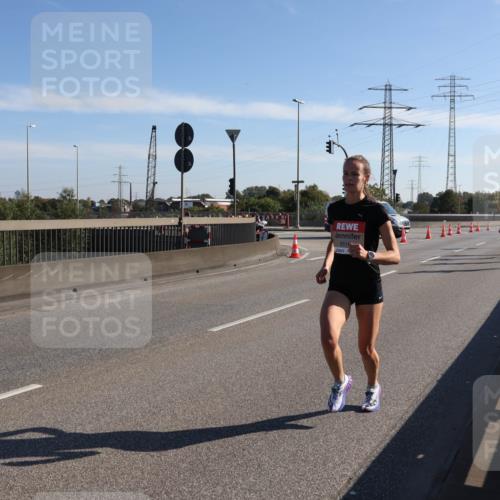 03.10.2025 - Köhlbrandbrückenlauf Julia Fischer http://msf.ph/oto/8999041 03.10.2025 12:10:08 Position 3 6516 meine-sportfotos.de