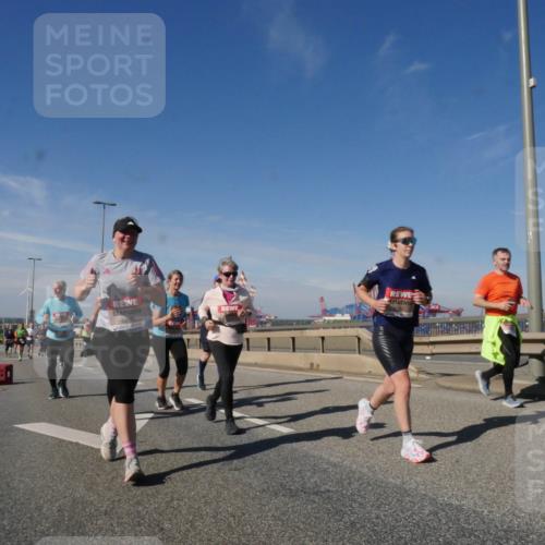 03.10.2025 - Köhlbrandbrückenlauf Matties Gatica Varas http://msf.ph/oto/8999043 03.10.2025 12:51:43 Position 2 11, 6300, 192 meine-sportfotos.de