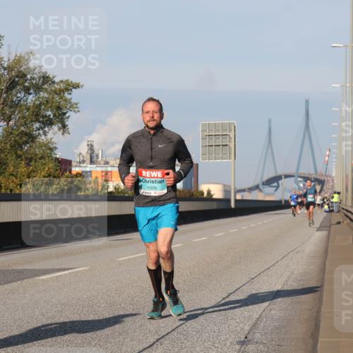 03.10.2025 - Köhlbrandbrückenlauf Luisa Fischer http://msf.ph/oto/8999049 03.10.2025 10:40:35 Position 3 1026 meine-sportfotos.de