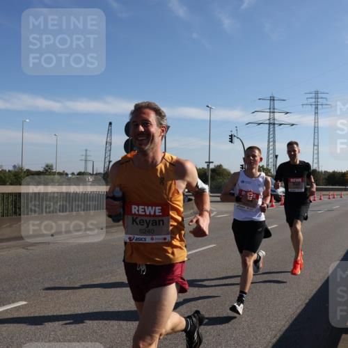 03.10.2025 - Köhlbrandbrückenlauf Julia Fischer http://msf.ph/oto/8999050 03.10.2025 12:10:12 Position 3 6240 meine-sportfotos.de