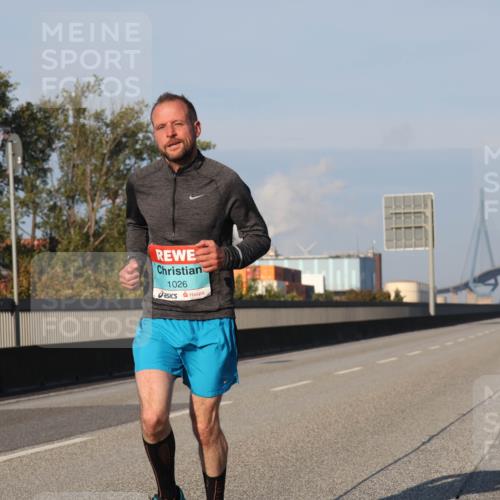 03.10.2025 - Köhlbrandbrückenlauf Luisa Fischer http://msf.ph/oto/8999066 03.10.2025 10:40:36 Position 3 1026 meine-sportfotos.de